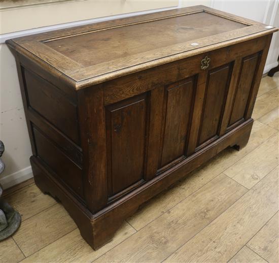 A George III oak mule chest, W.127cm